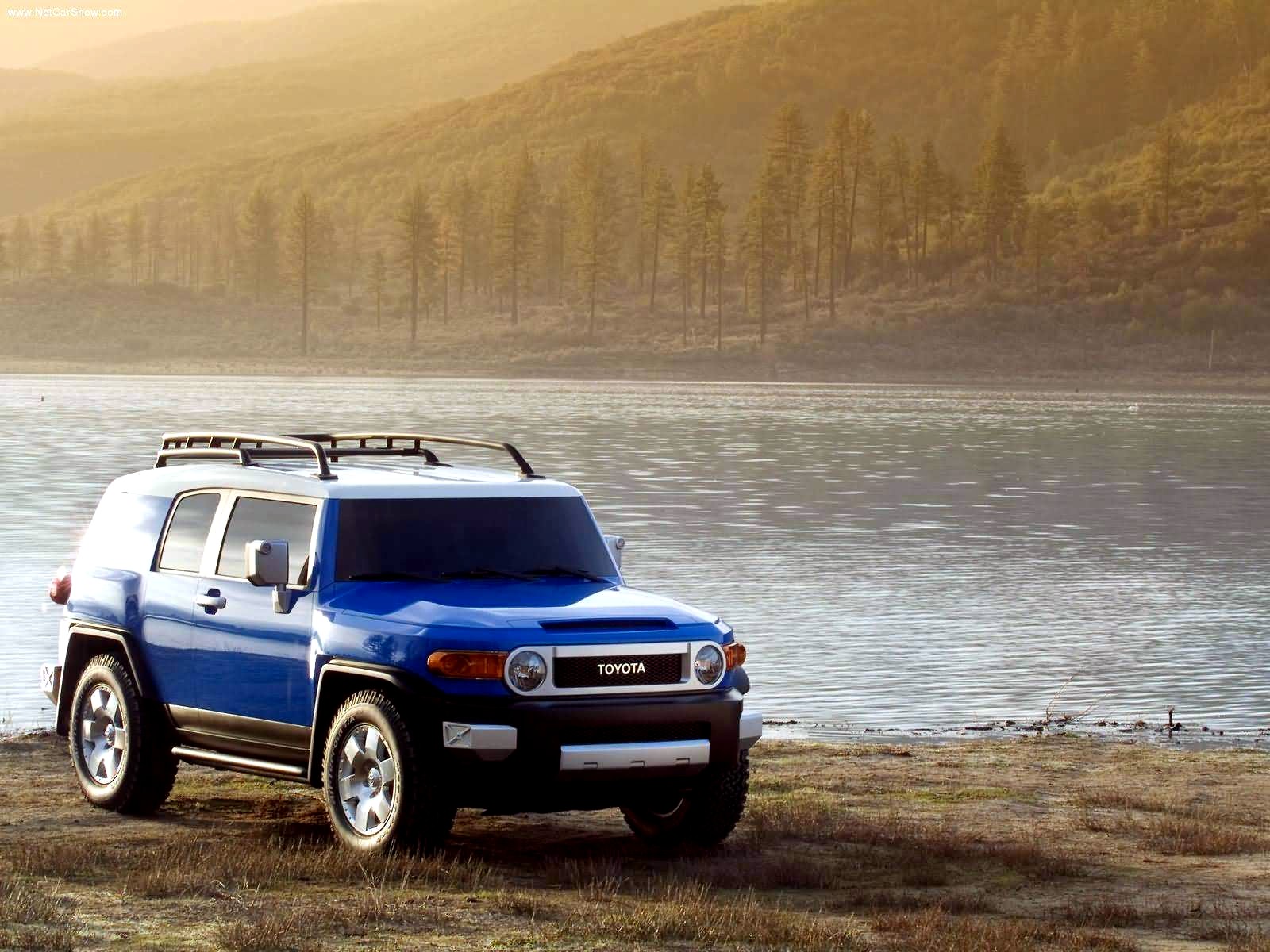 Comparison - Toyota Land Cruiser Prado 2015 - vs - Toyota FJ Cruiser ...